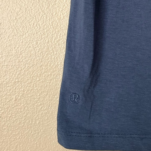 Lululemon cropped tee - Picture 1 of 9